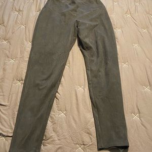 Ruby Ribbon Suedette Leggings